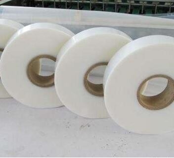 Biodegradable Heat Shrink Film Roll PE Shrink Stretch Film for Glass Bottle Beer Beverage Drinking Water Shrinkable Wrap